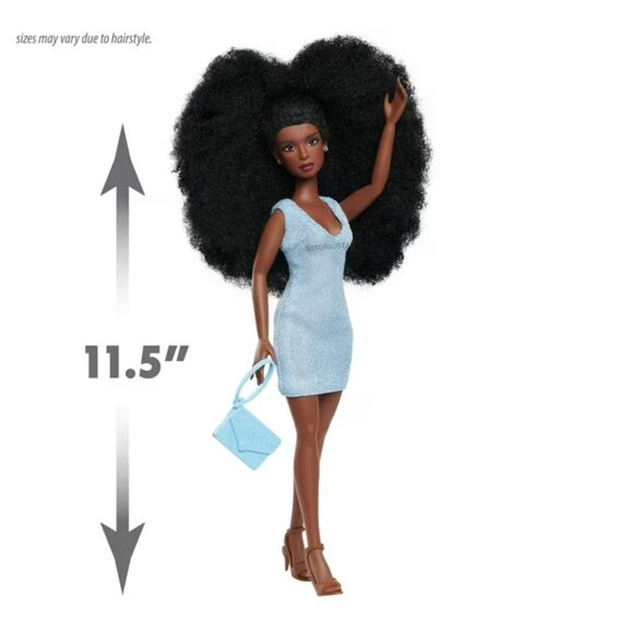Naturalistas 11-inch Liya Fashion Doll and Accessories with 4C Textured Hair - Picture 4 of 4